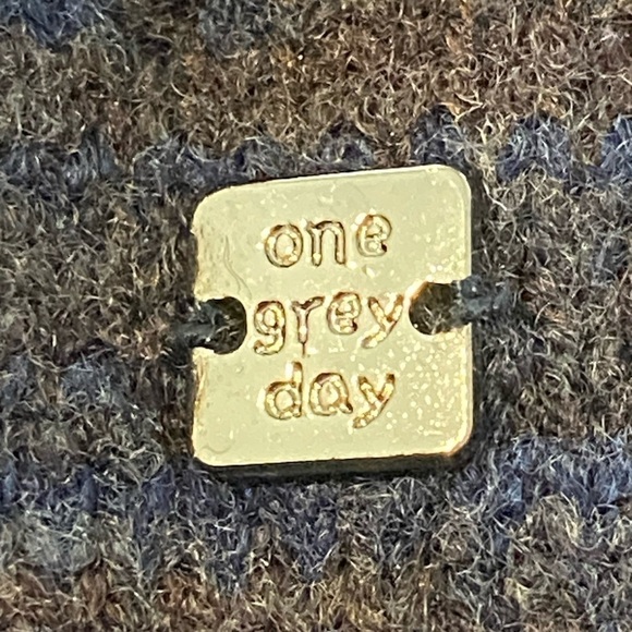 One Grey Day Pullover - Size Small - Picture 8 of 12